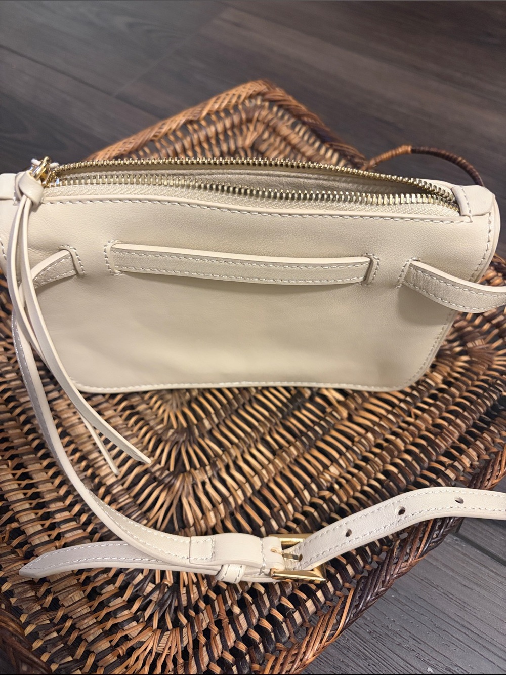 NWT Quince 100% Italian Nappa Leather Belt Bag